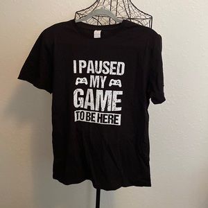 Mens size Medium short sleeve shirt (no brand)